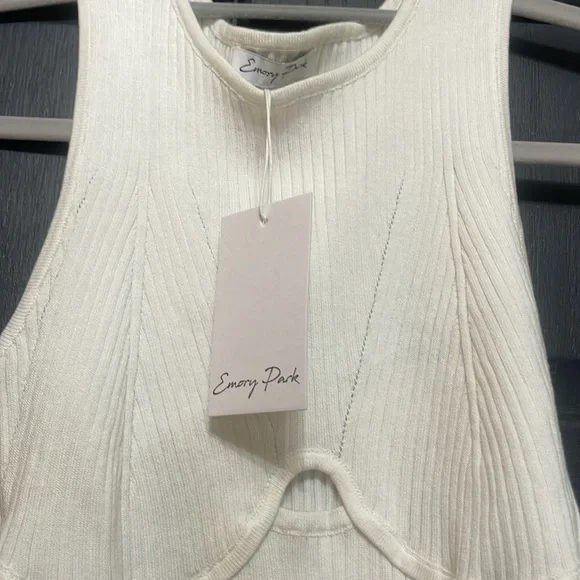 Ivory Ribbed Sleeveless Crop Top NWT - Picture 2 of 2